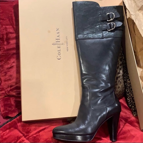 Black leather boots - Picture 2 of 11